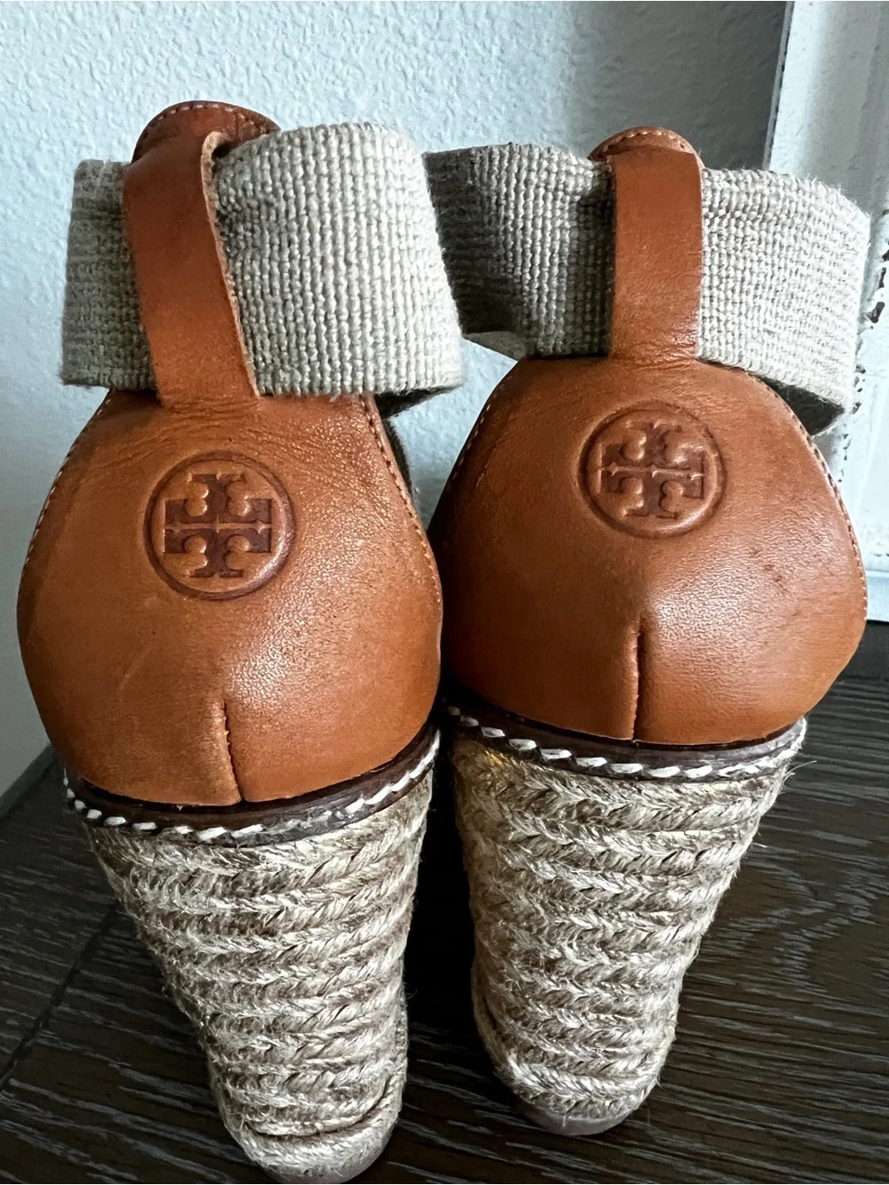 Tory Burch Adonis Wedge Espadrille Sandal 11 Gold Khaki Platform Logo EUC $398